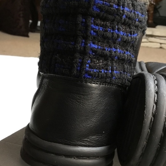 VNTG CHANEL HI TOP LEATHER TWEED TRIM CLASSIC SNEAKERS DOUBLE ZIPPER PULL - Picture 3 of 11